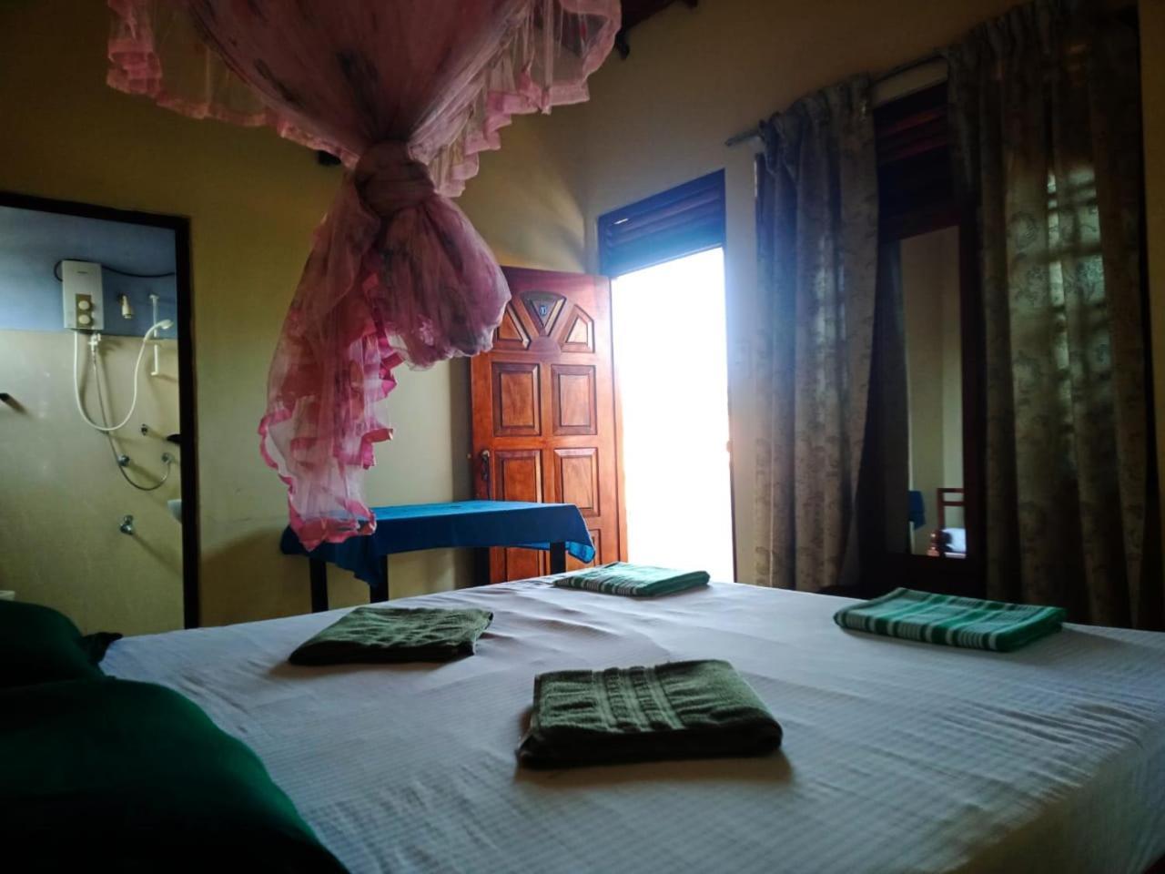 New Sea Lion Guest House Hikkaduwa Bilik gambar