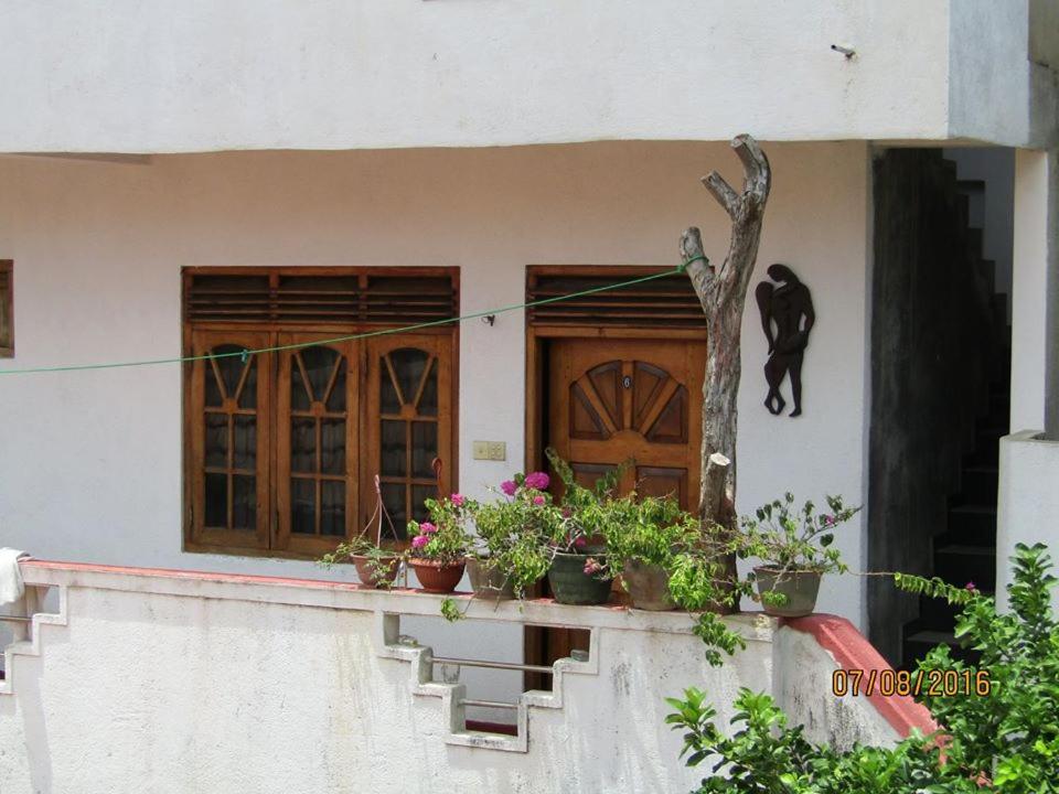 New Sea Lion Guest House Hikkaduwa Luaran gambar